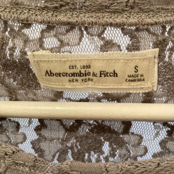 NWT Abercrombie & Fitch Kylie Floral Lace Scoop Neck Gray Shirt Women's S - Picture 5 of 6